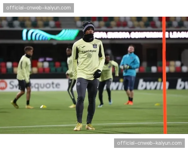 巴萨签下诺维奇16岁边锋阿杰伊-塔瓦雷斯,球员拒绝德国俱乐部邀约 巴萨签下诺维奇16岁边锋阿杰伊-塔瓦雷斯,球员拒绝德国俱乐部邀约